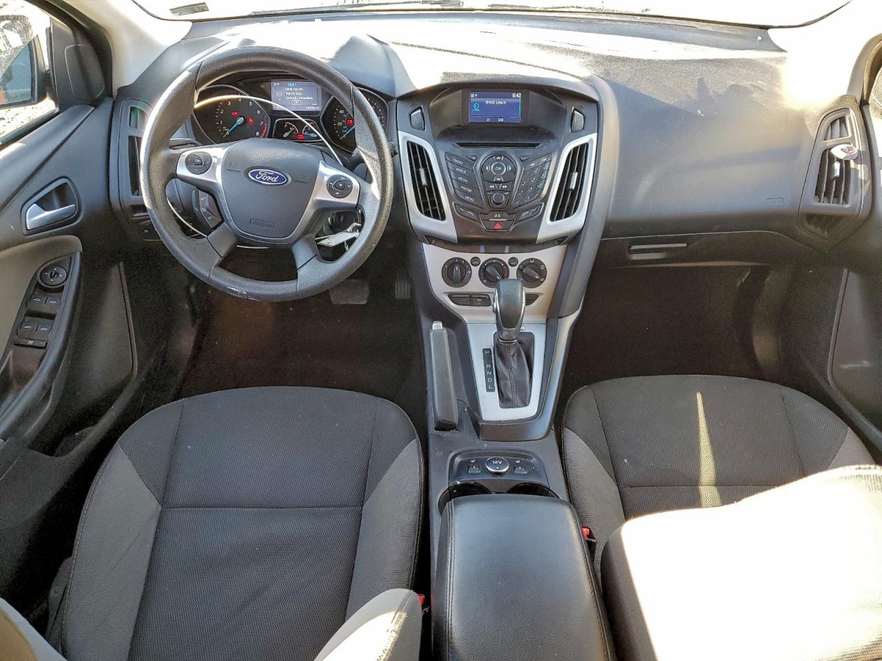 2014 FORD FOCUS SE photo 8