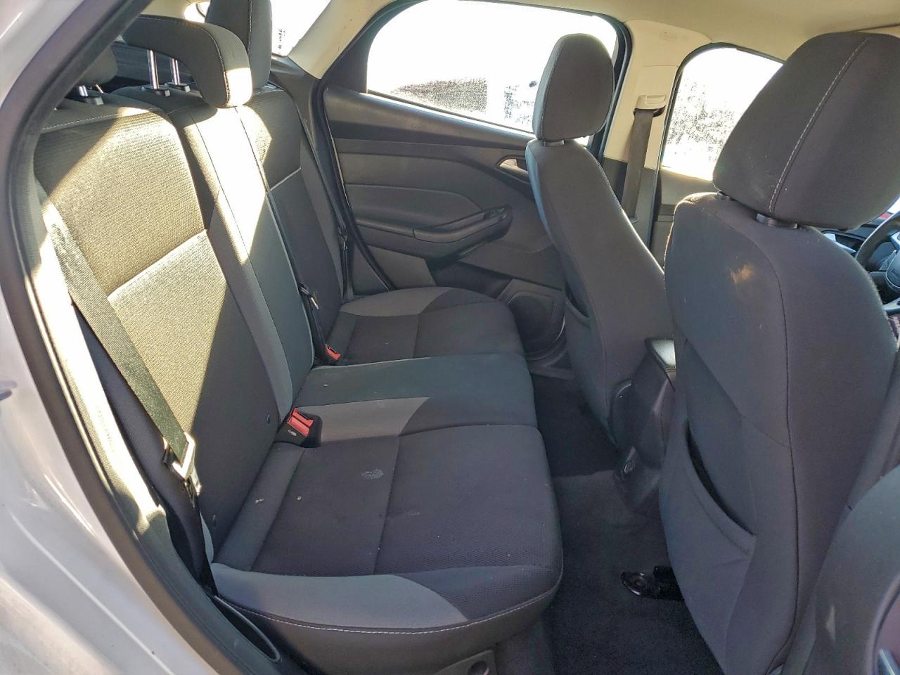 2014 FORD FOCUS SE photo 10
