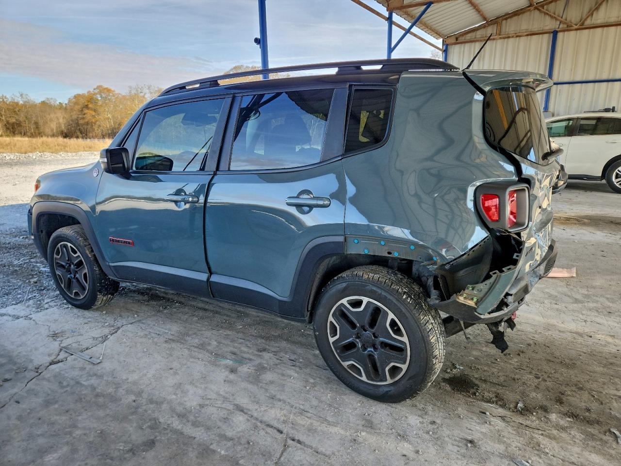 2017 JEEP RENEGADE TRAILHAWK photo 2