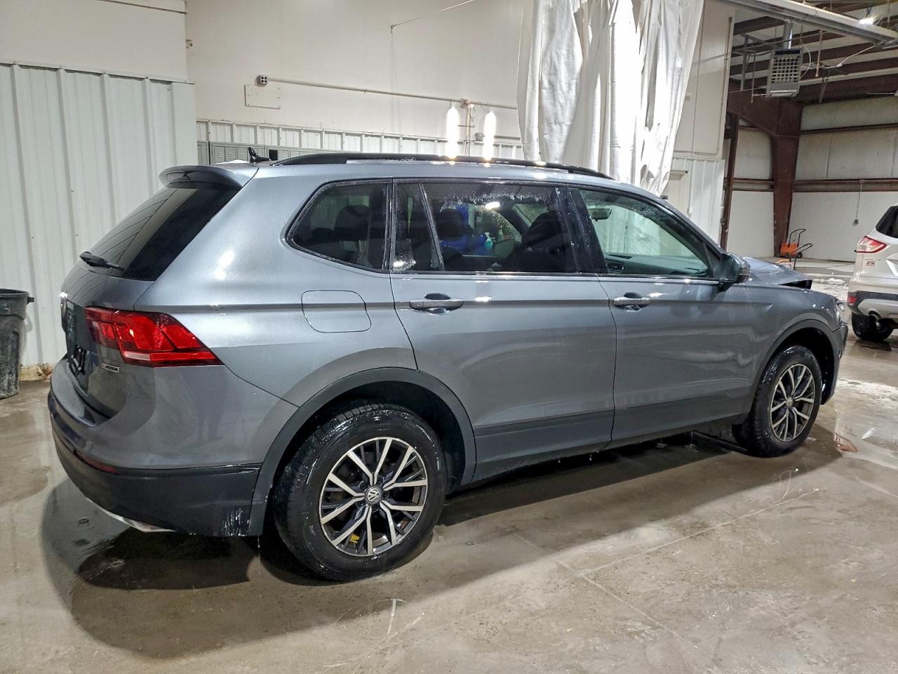 2021 VOLKSWAGEN TIGUAN S photo 3