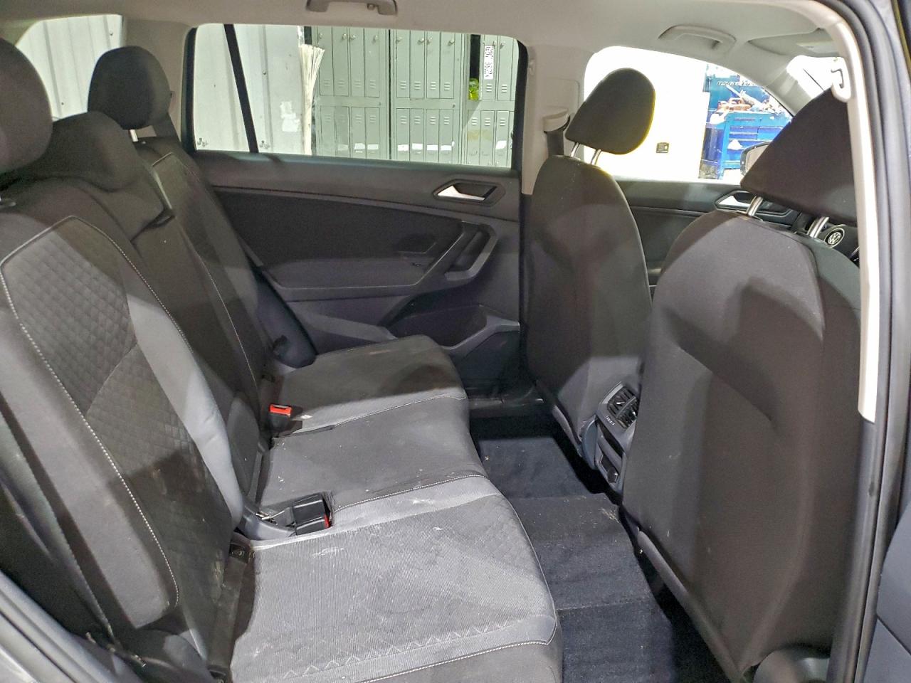2021 VOLKSWAGEN TIGUAN S photo 11