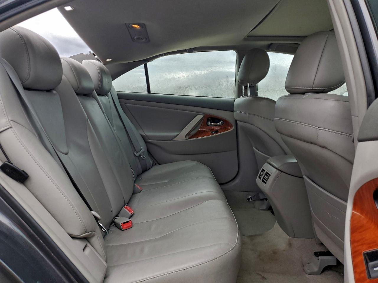 2011 TOYOTA CAMRY SE photo 10