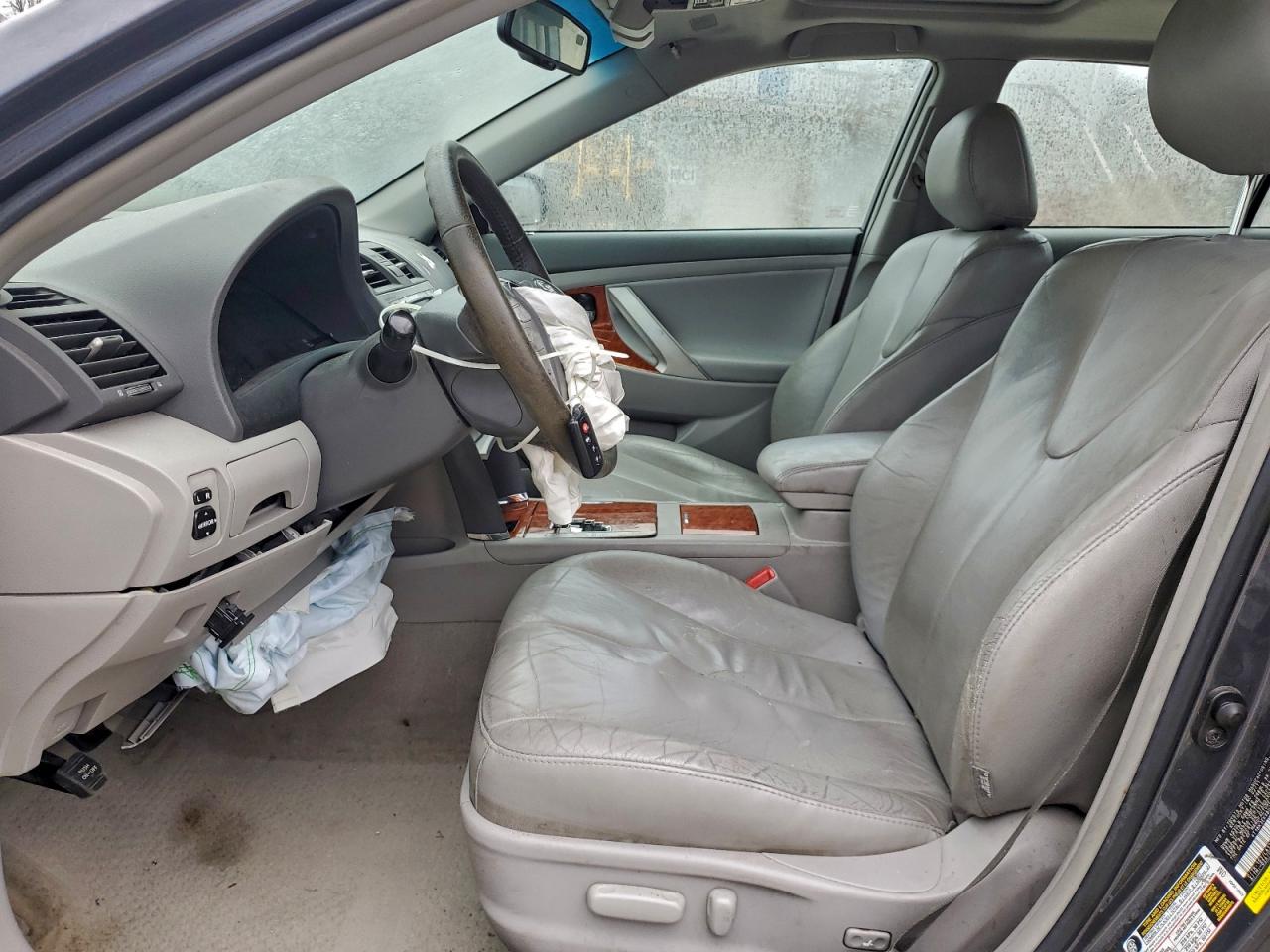 2011 TOYOTA CAMRY SE photo 7