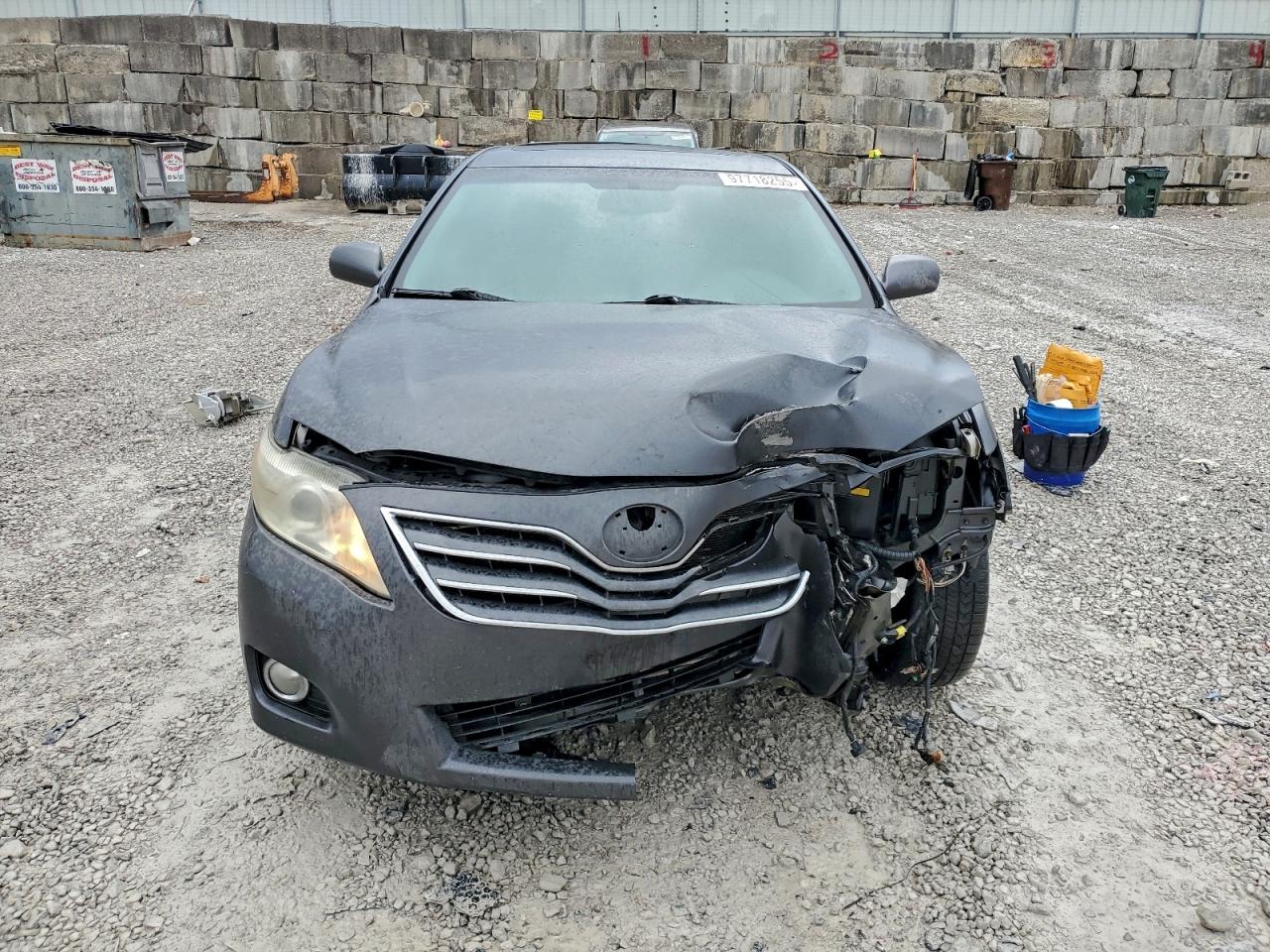 2011 TOYOTA CAMRY SE photo 5