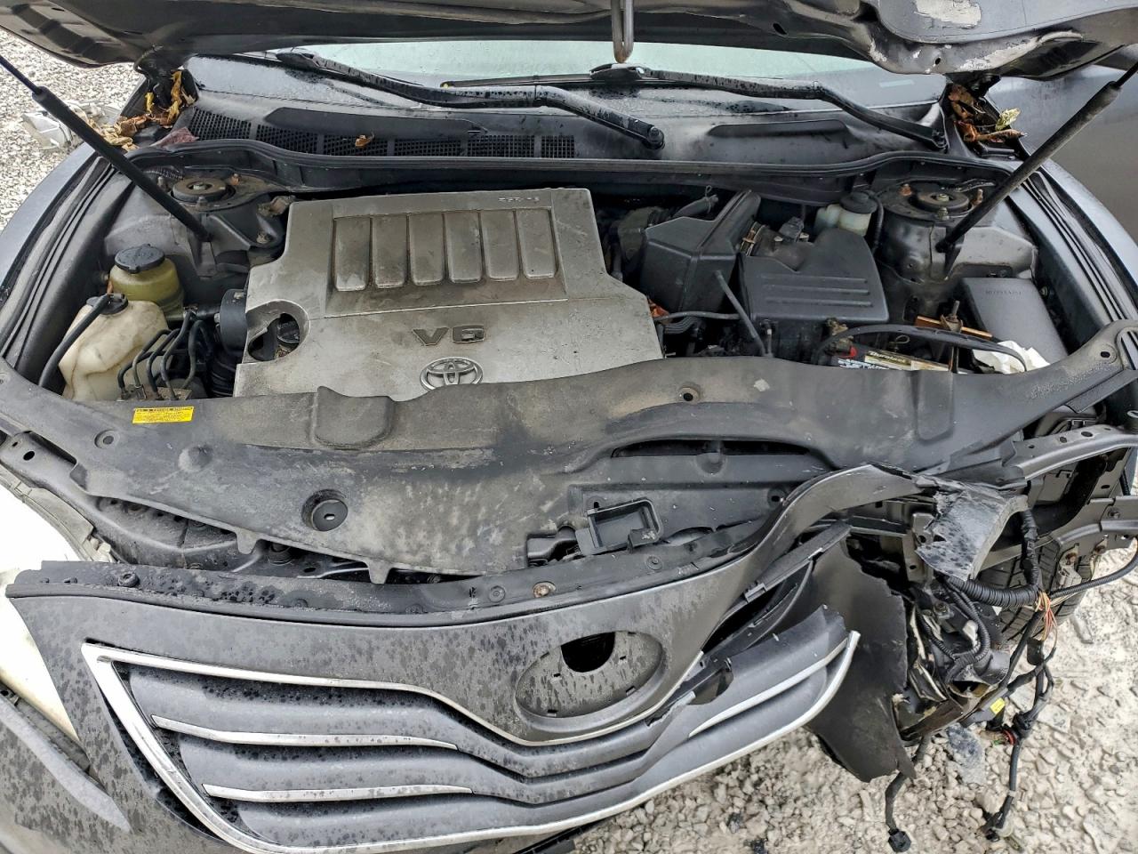 2011 TOYOTA CAMRY SE photo 11