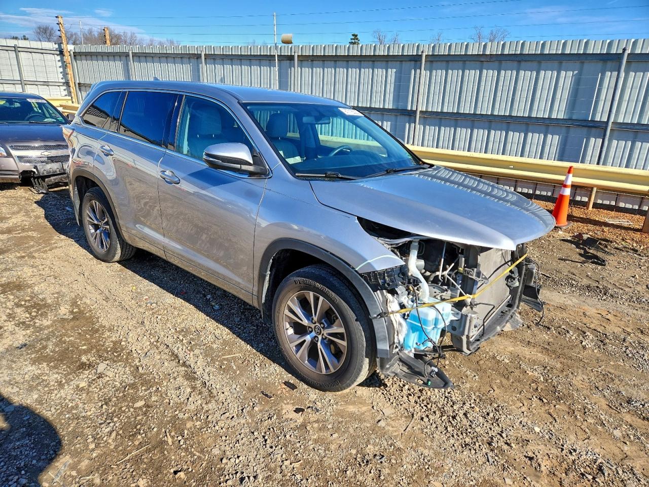 2016 TOYOTA HIGHLANDER LE photo 4