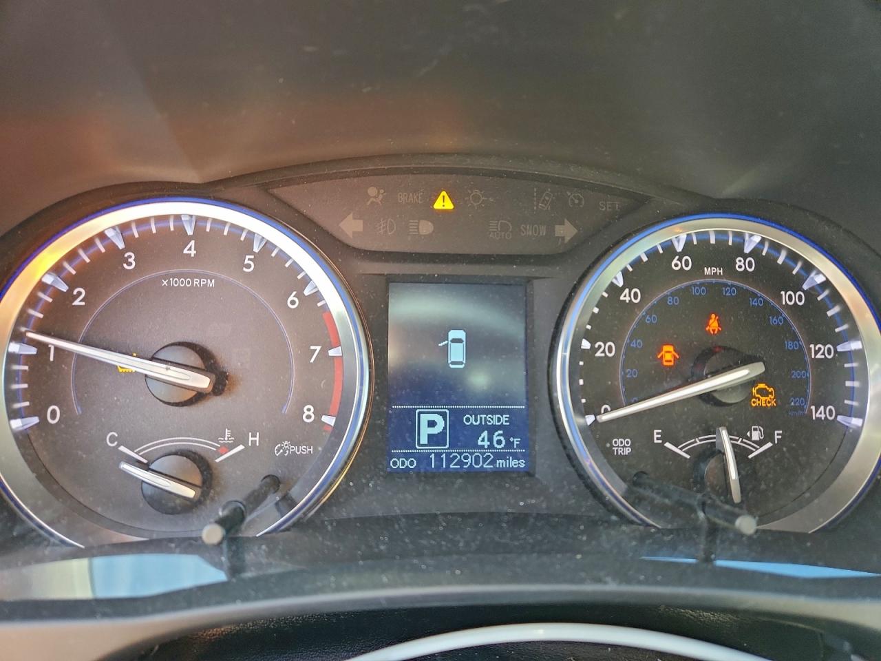 2016 TOYOTA HIGHLANDER LE photo 9