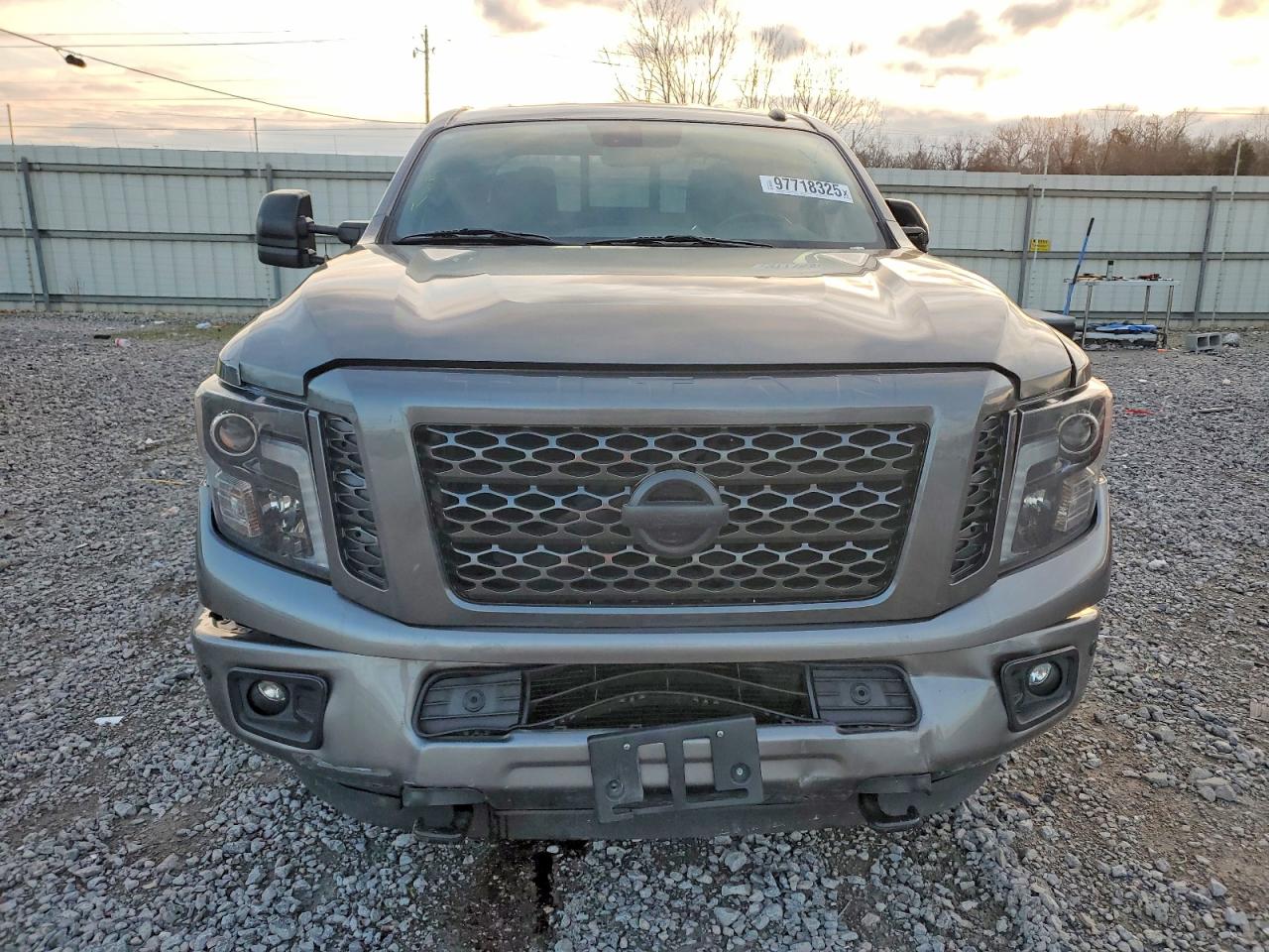 2019 NISSAN TITAN XD SL photo 9