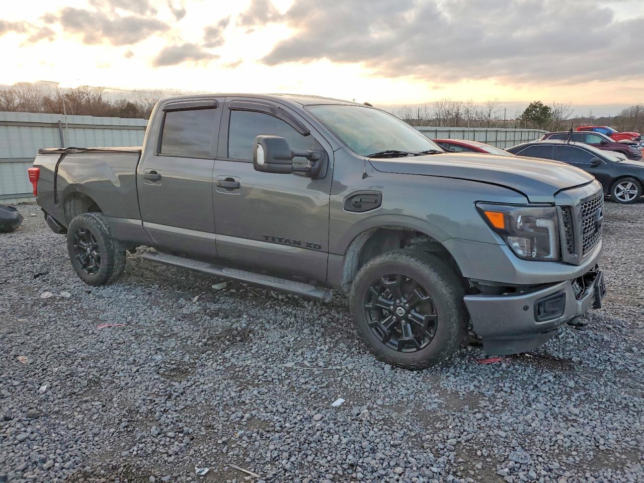 2019 NISSAN TITAN XD SL photo 7