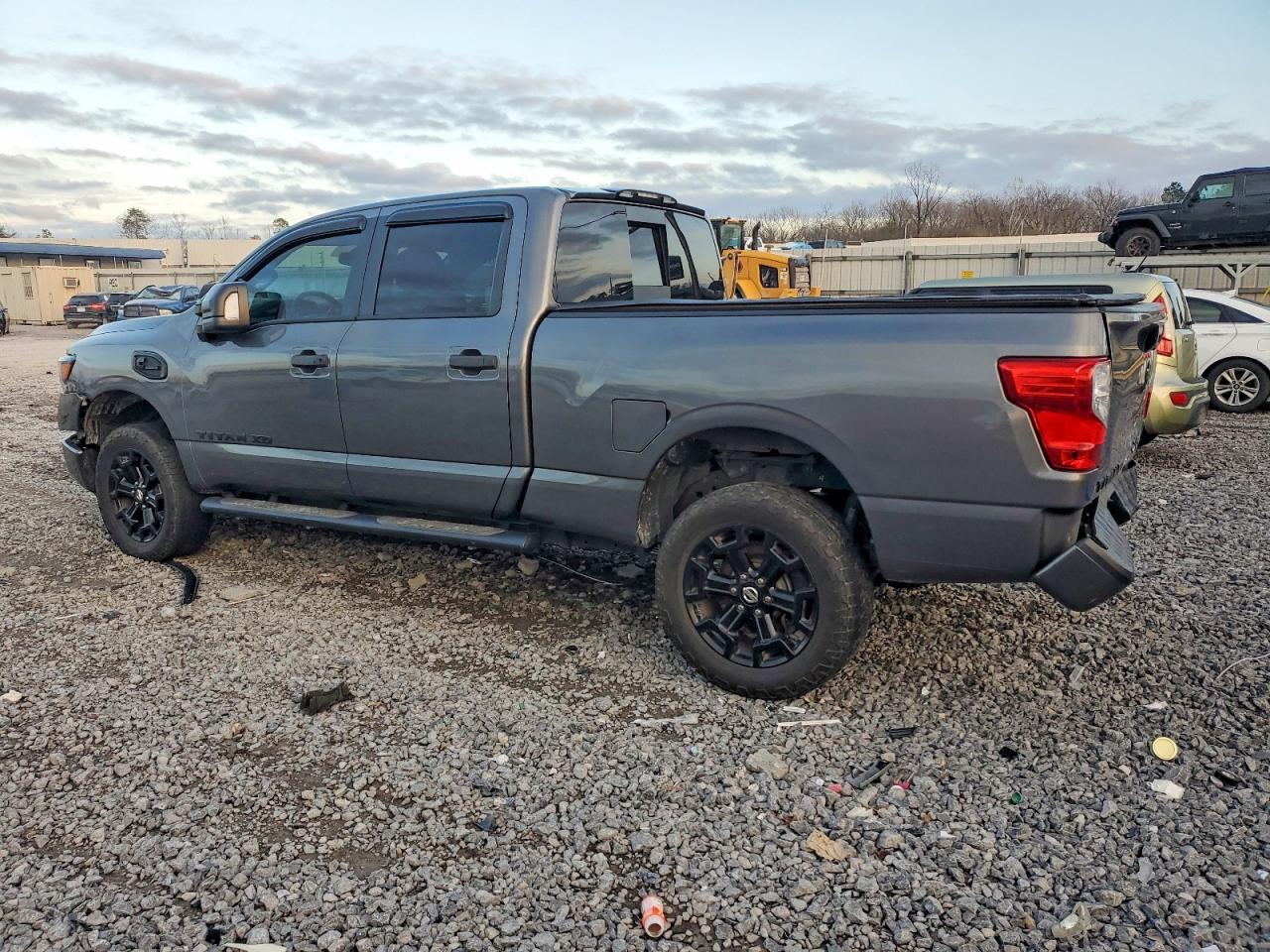 2019 NISSAN TITAN XD SL photo 3