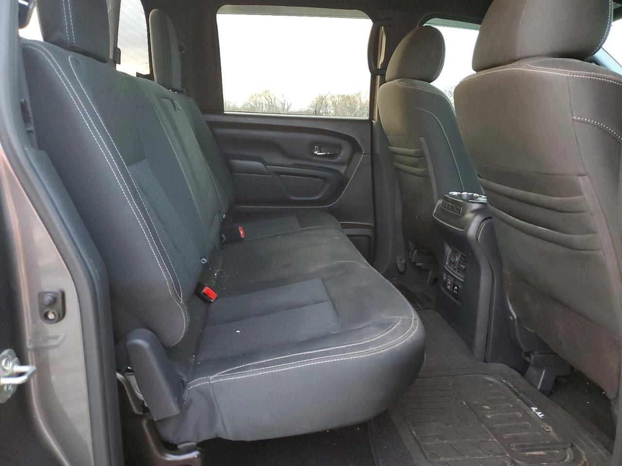 2019 NISSAN TITAN XD SL photo 19