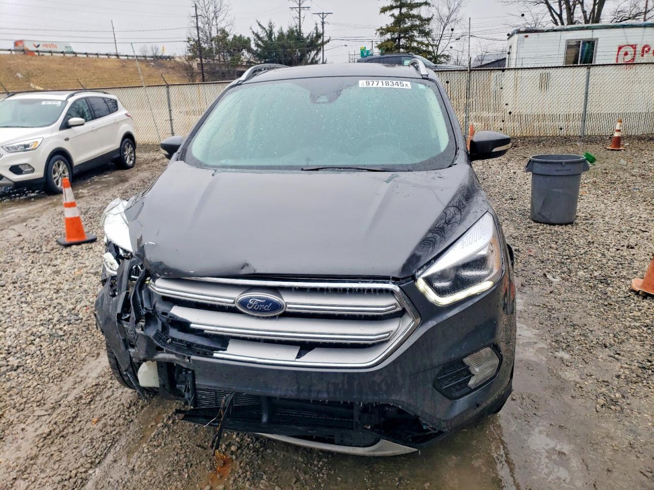 2017 FORD ESCAPE TITANIUM photo 5