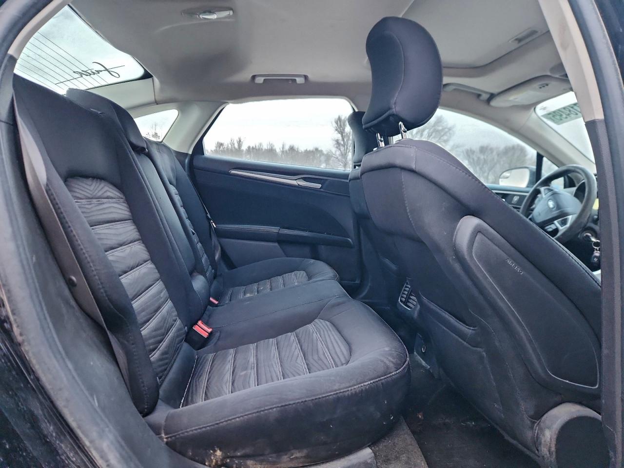 2016 FORD FUSION SE photo 10