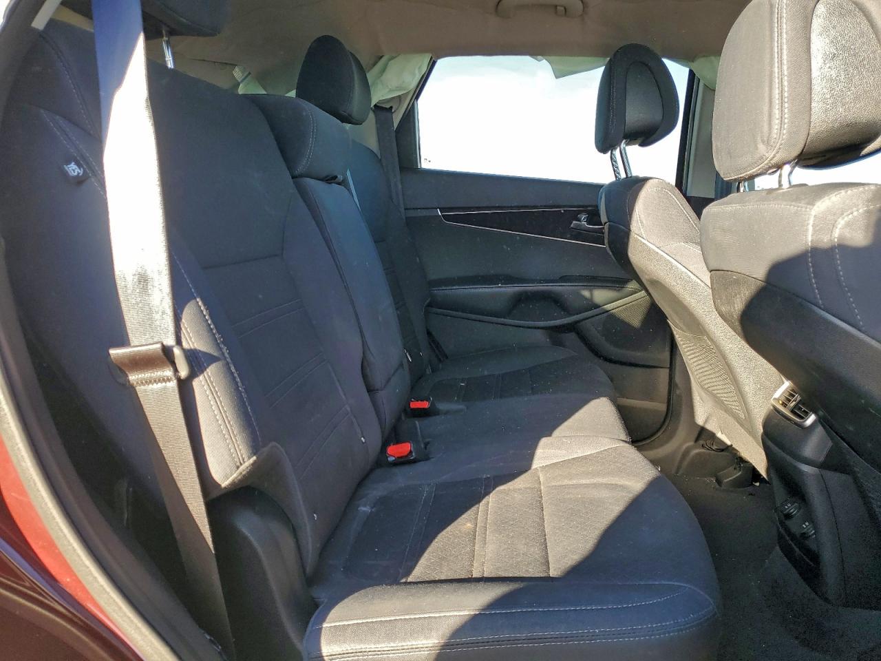2016 KIA SORENTO LX photo 11