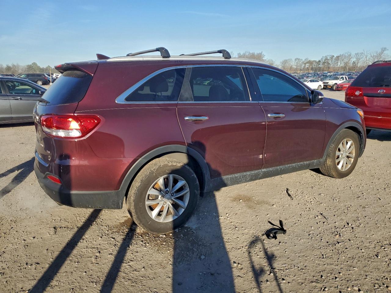 2016 KIA SORENTO LX photo 3