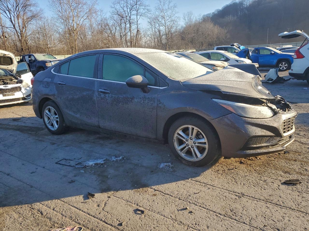 2017 CHEVROLET CRUZE LT photo 4