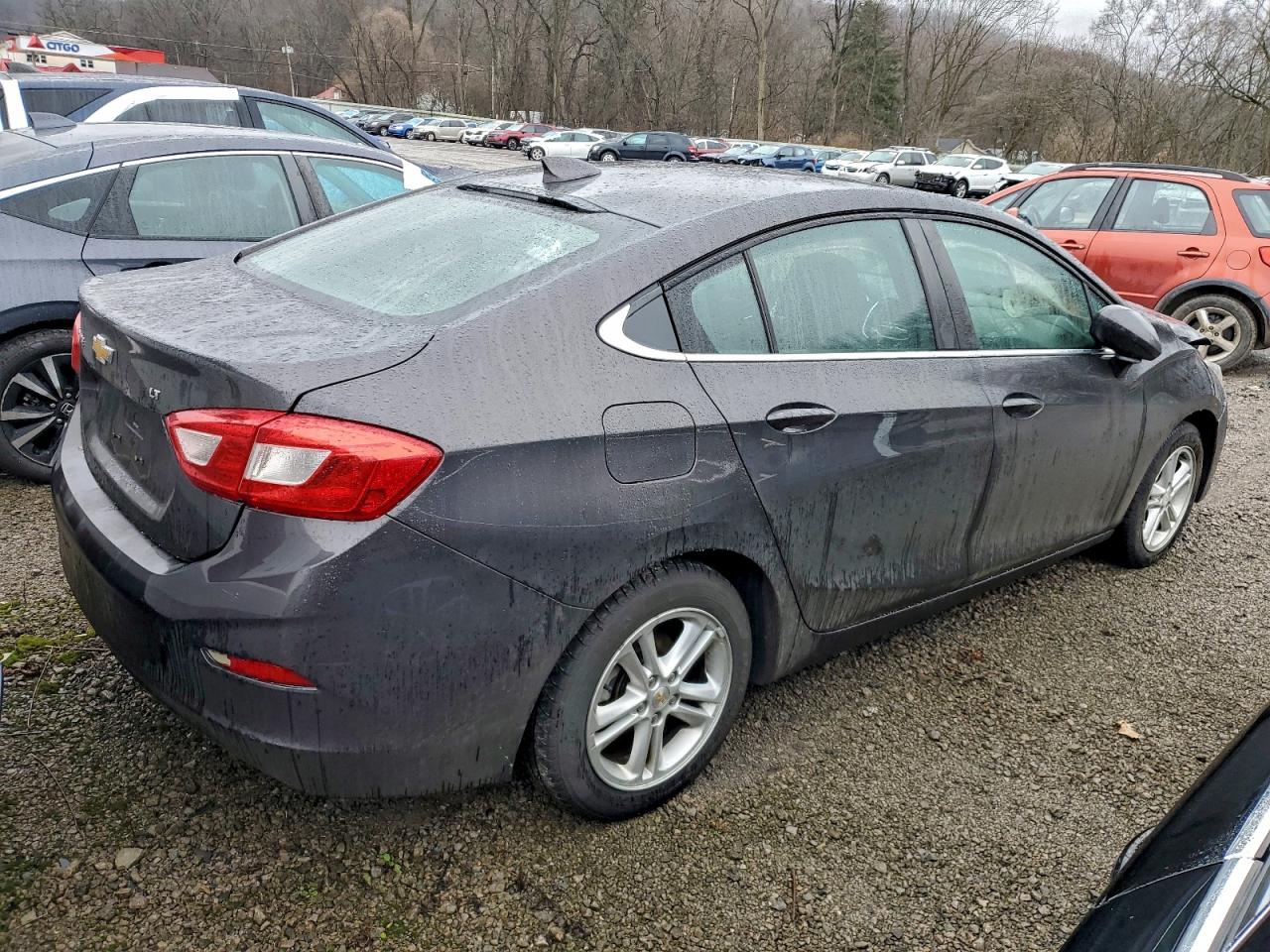 2017 CHEVROLET CRUZE LT photo 3