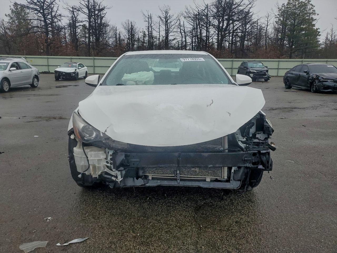 2017 TOYOTA CAMRY LE photo 5
