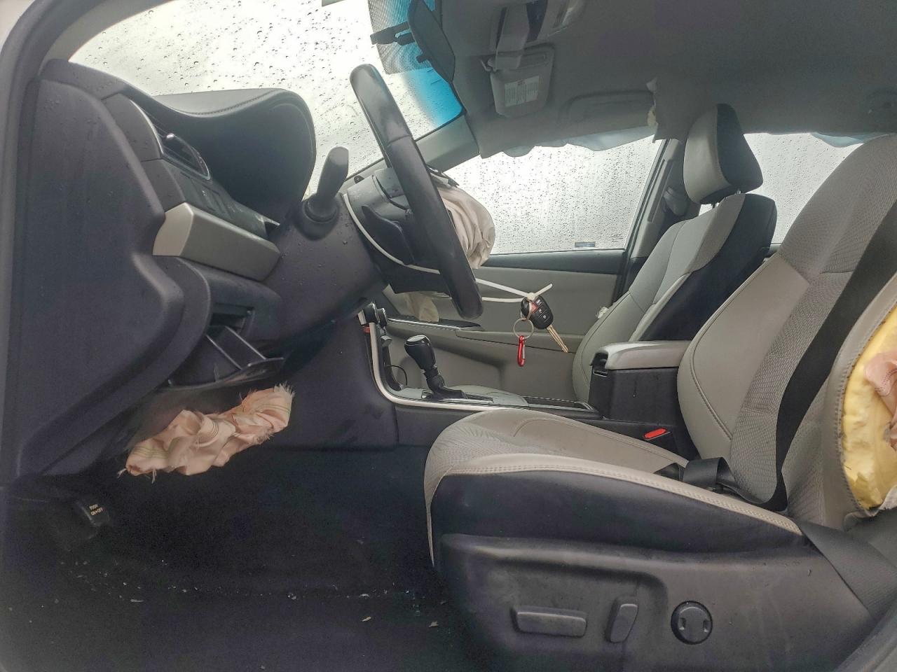 2017 TOYOTA CAMRY LE photo 7