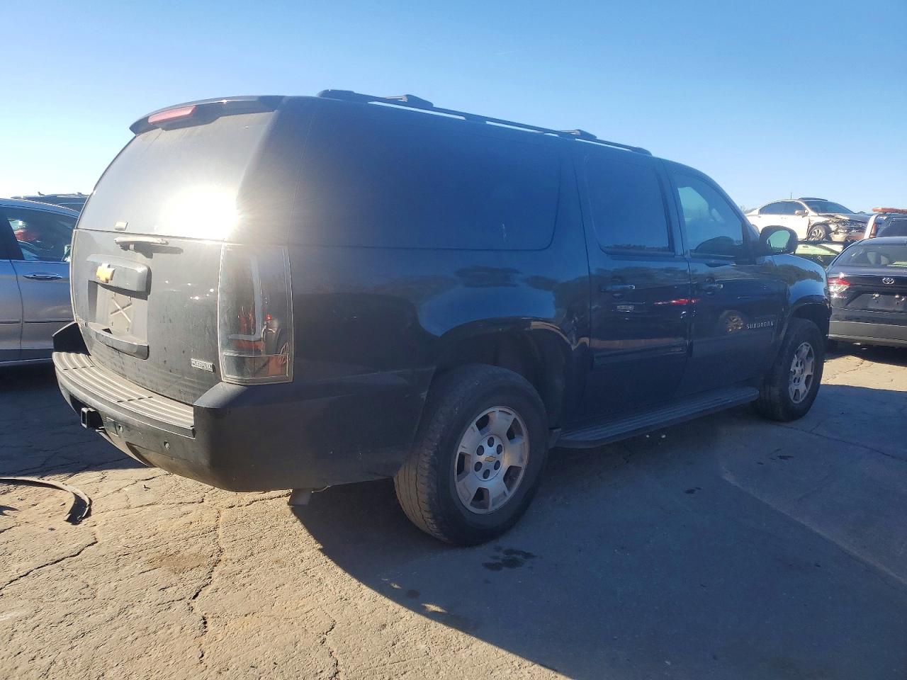 2009 CHEVROLET SUBURBAN C1500 LT photo 3