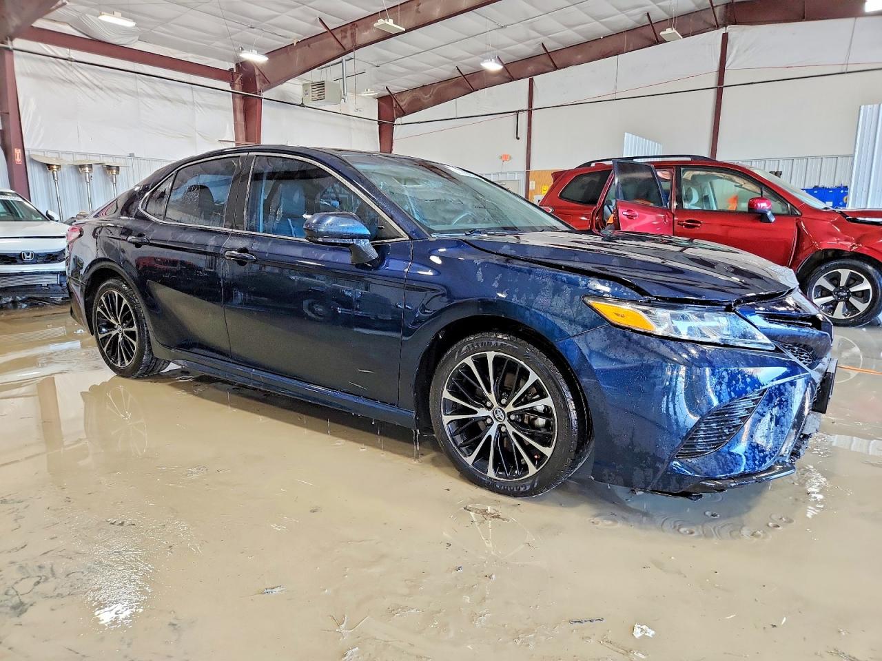 2018 TOYOTA CAMRY L photo 4