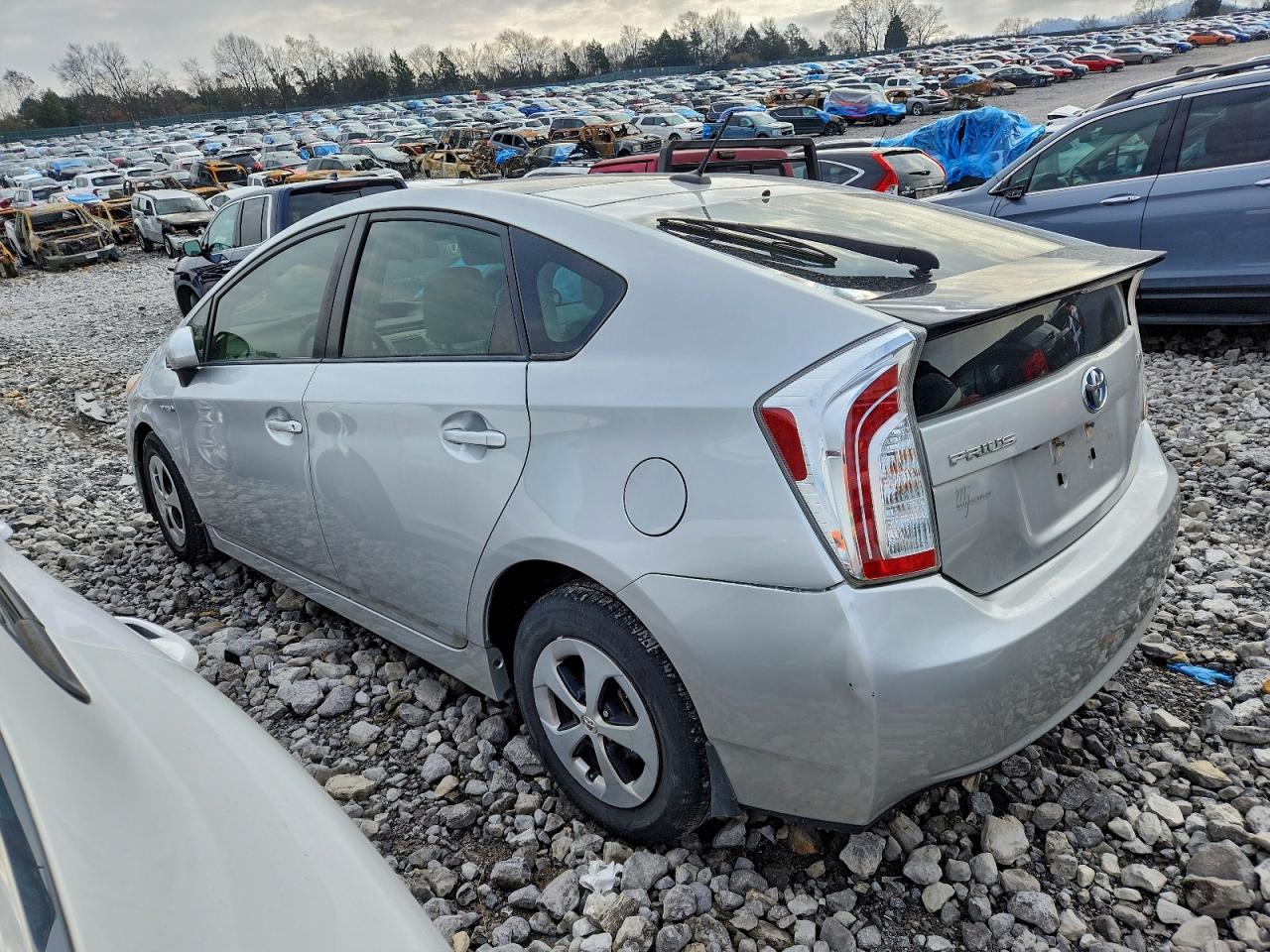 2013 TOYOTA PRIUS photo 3
