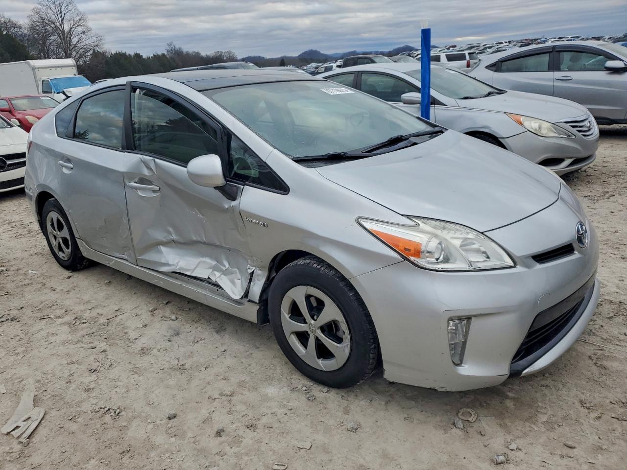 2013 TOYOTA PRIUS photo 7