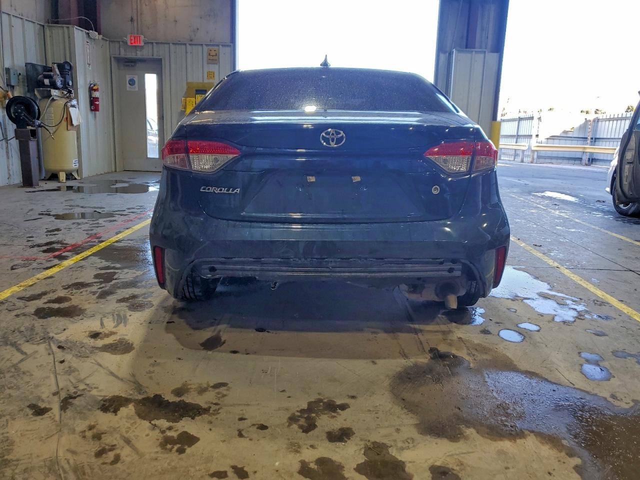 2021 TOYOTA COROLLA L photo 6