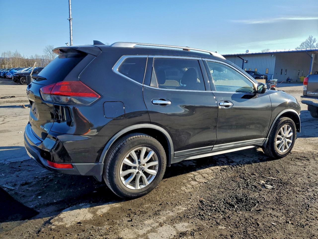 2019 NISSAN ROGUE S photo 3
