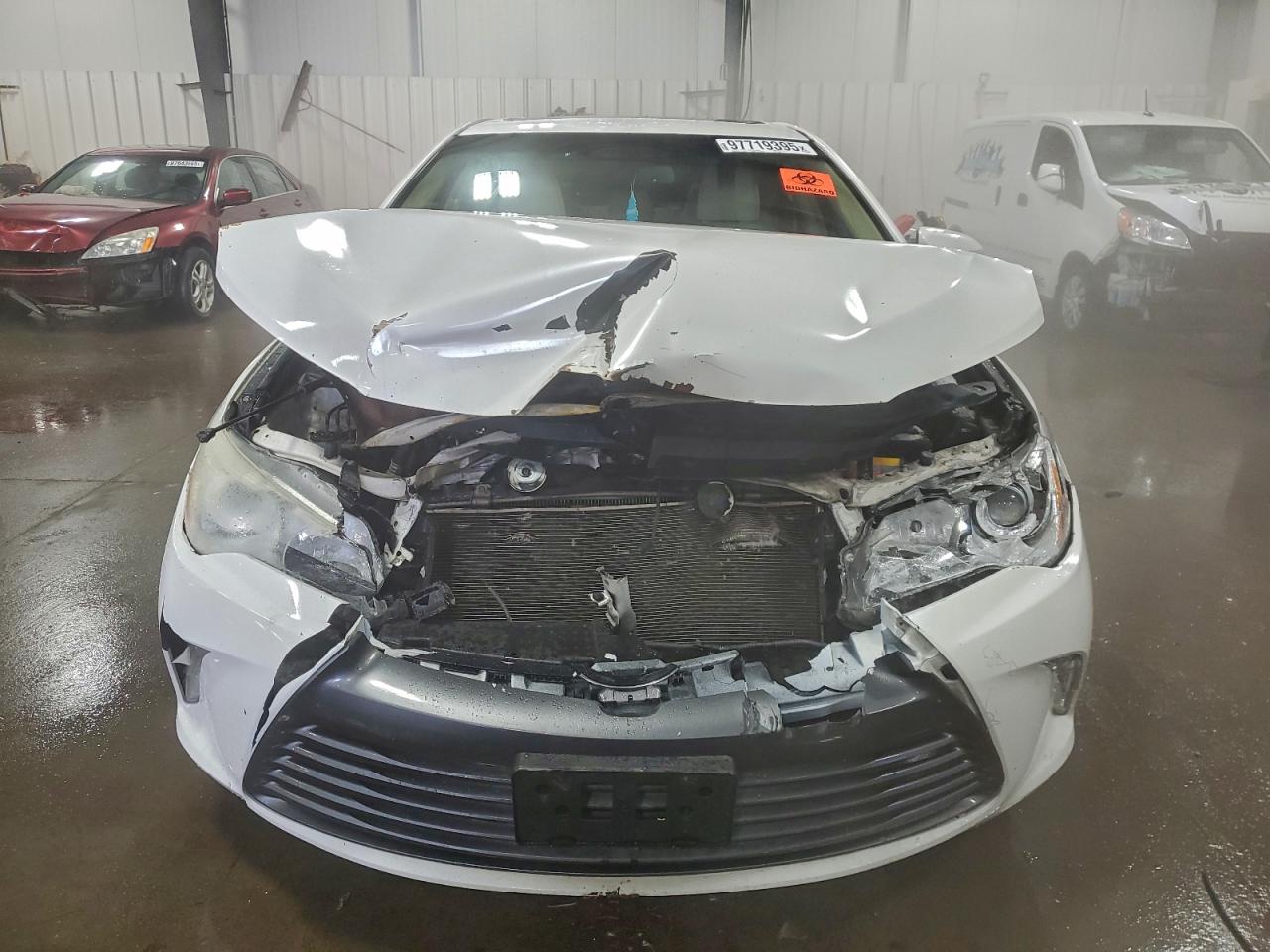 2015 TOYOTA CAMRY LE photo 5