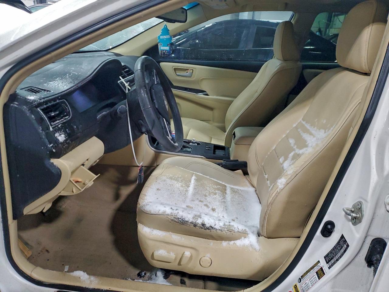 2015 TOYOTA CAMRY LE photo 7