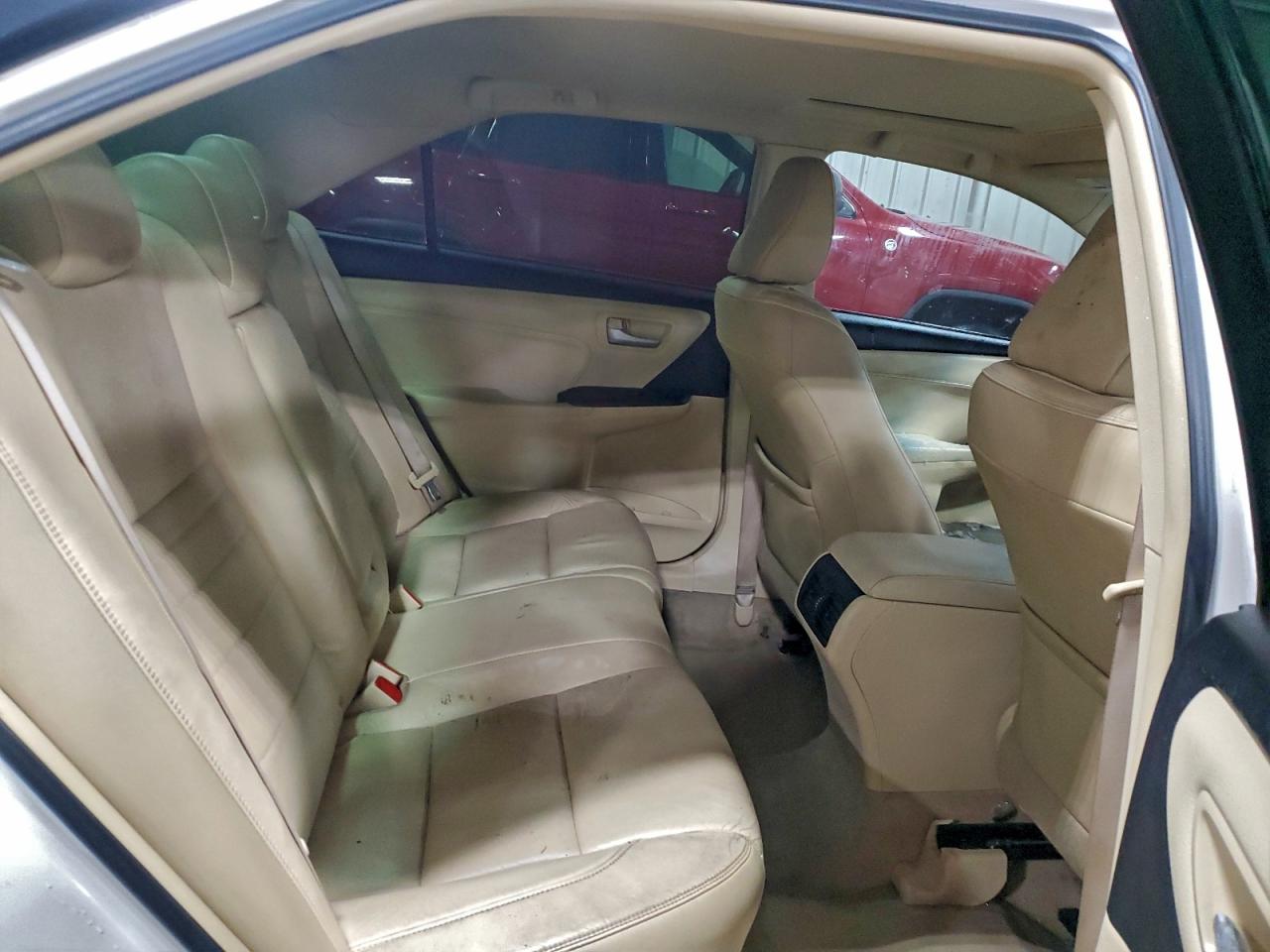 2015 TOYOTA CAMRY LE photo 10