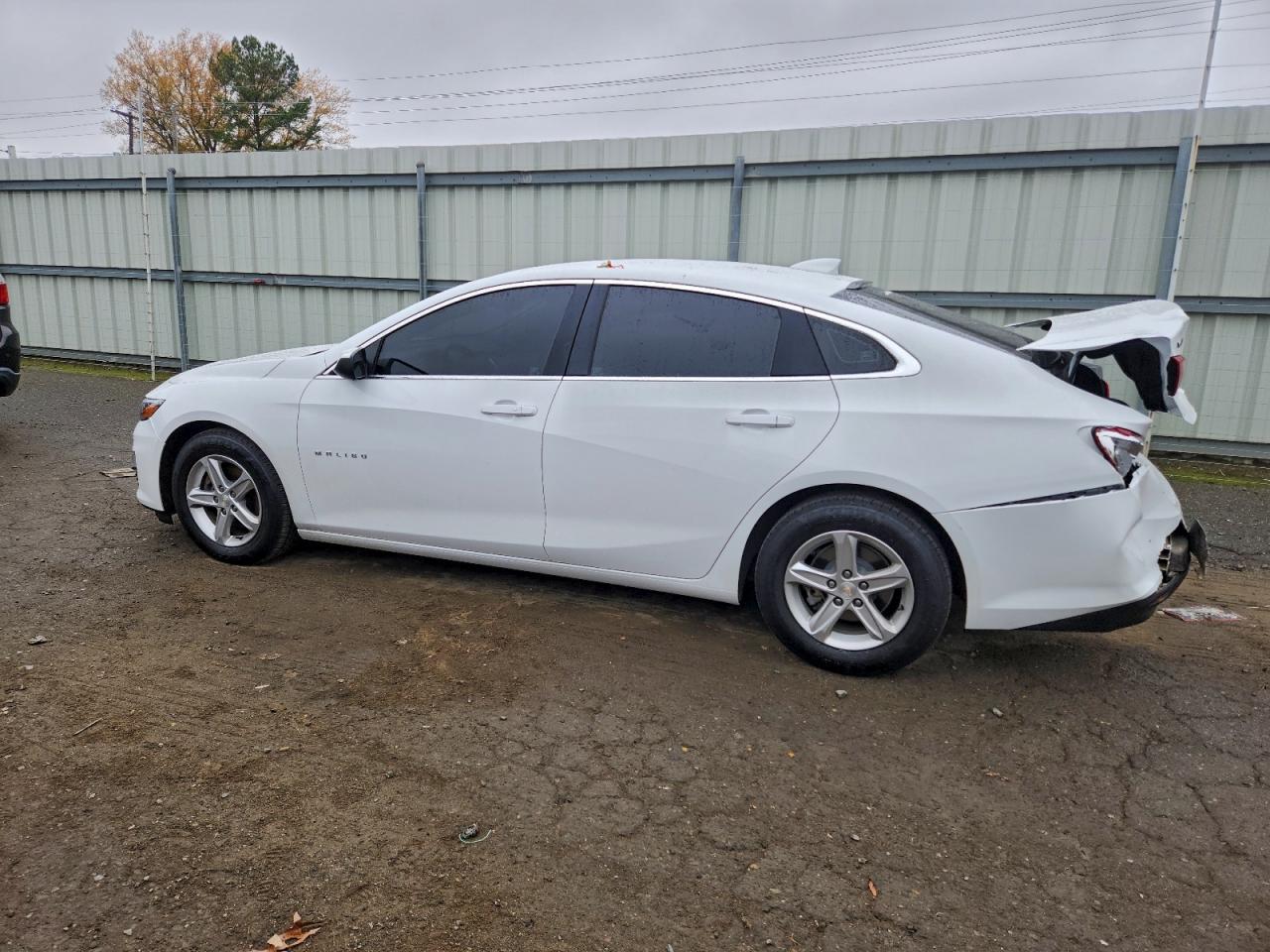 2023 CHEVROLET MALIBU LT photo 2