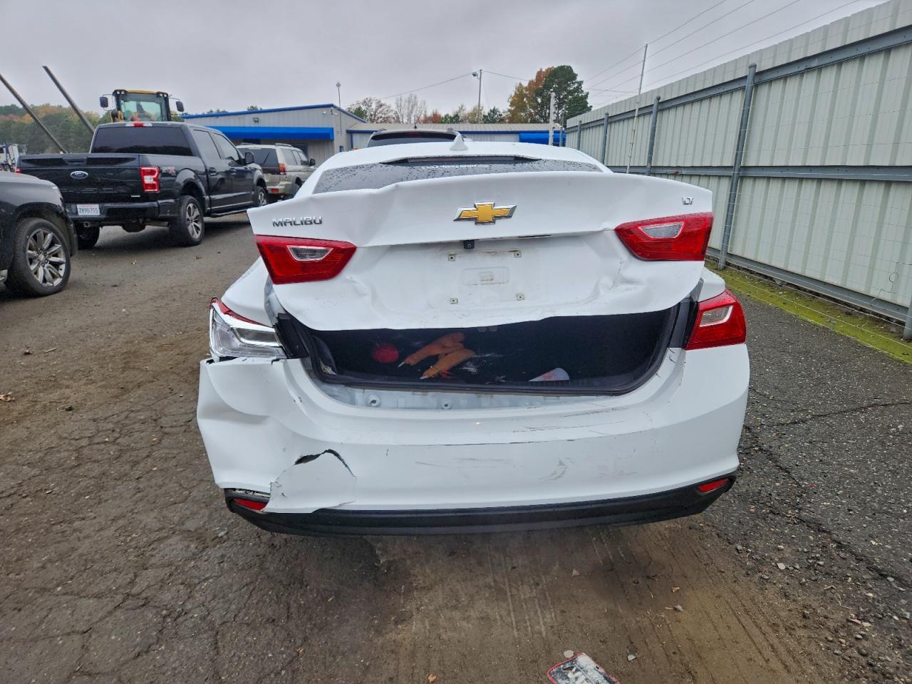 2023 CHEVROLET MALIBU LT photo 6