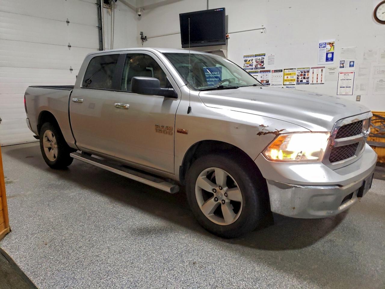 2018 RAM 1500 SLT photo 4