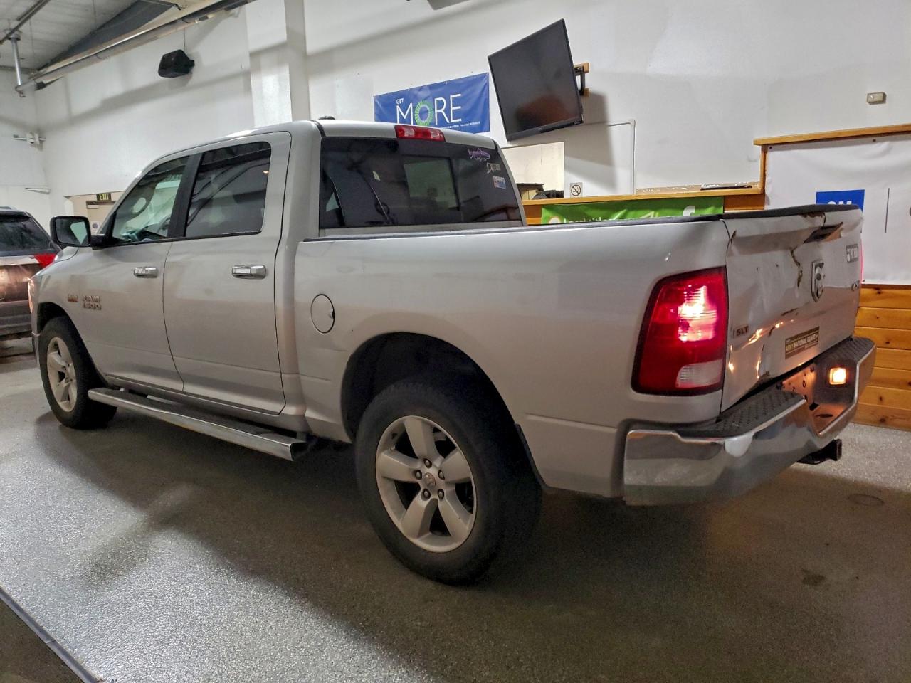 2018 RAM 1500 SLT photo 2