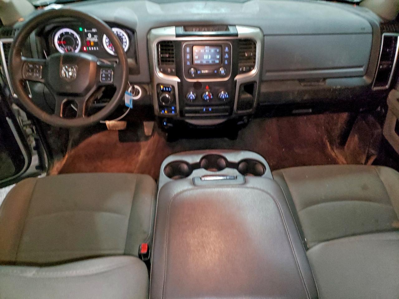 2018 RAM 1500 SLT photo 8