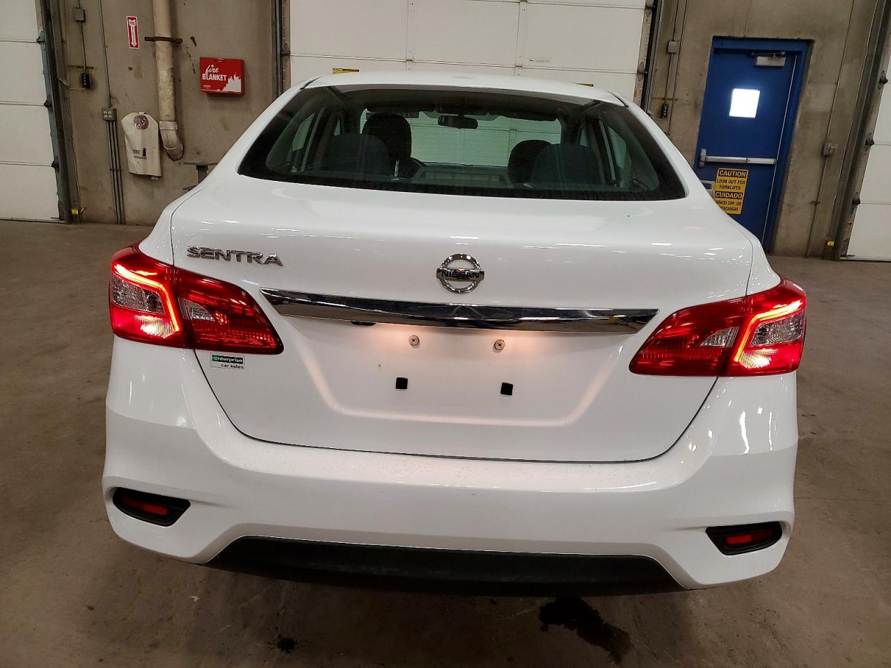 2019 NISSAN SENTRA S photo 6