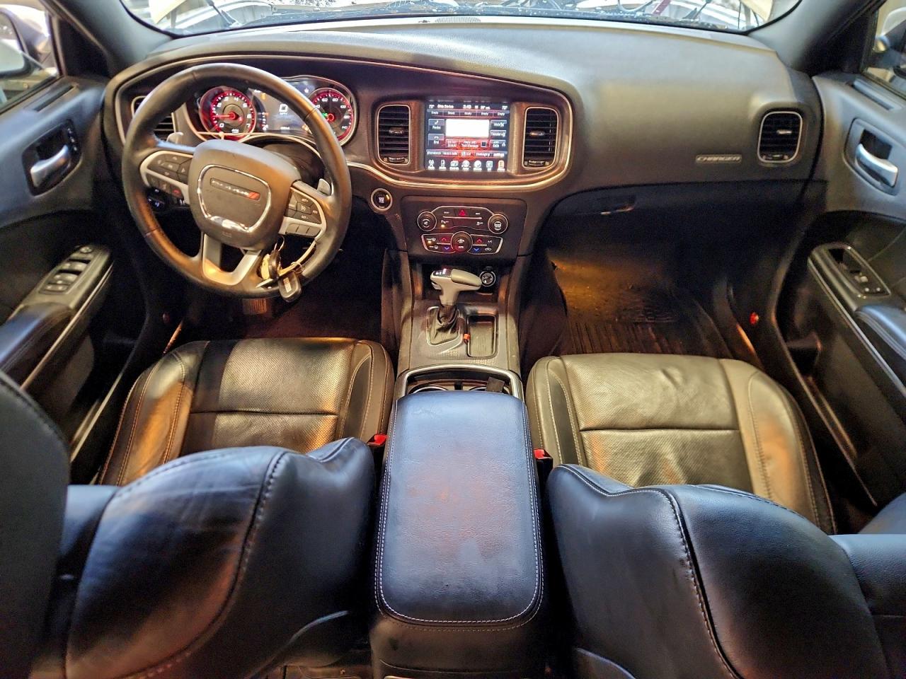 2016 DODGE CHARGER SXT photo 8