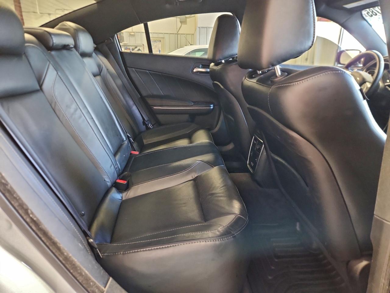 2016 DODGE CHARGER SXT photo 10