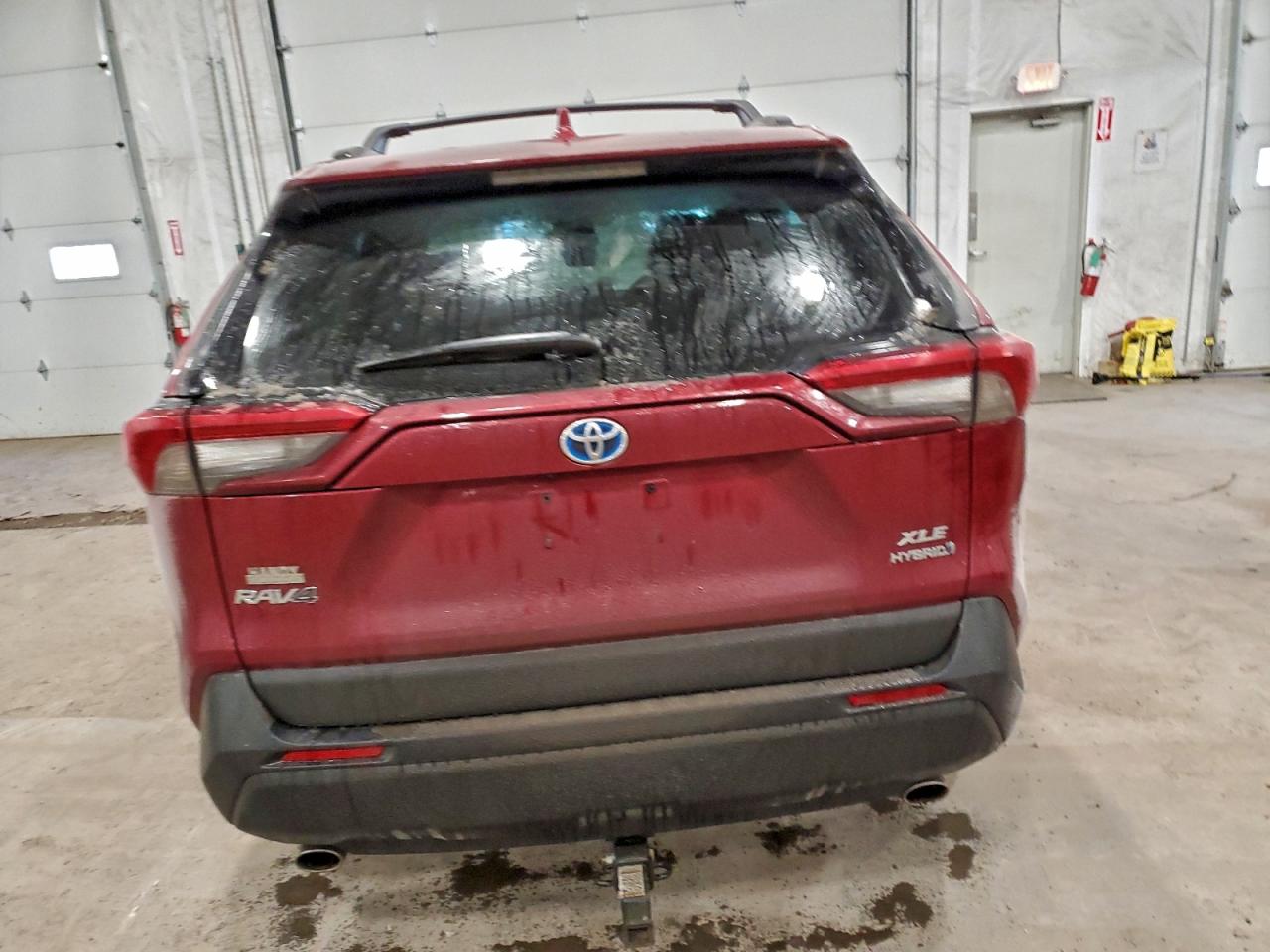 2021 TOYOTA RAV4 XLE photo 6