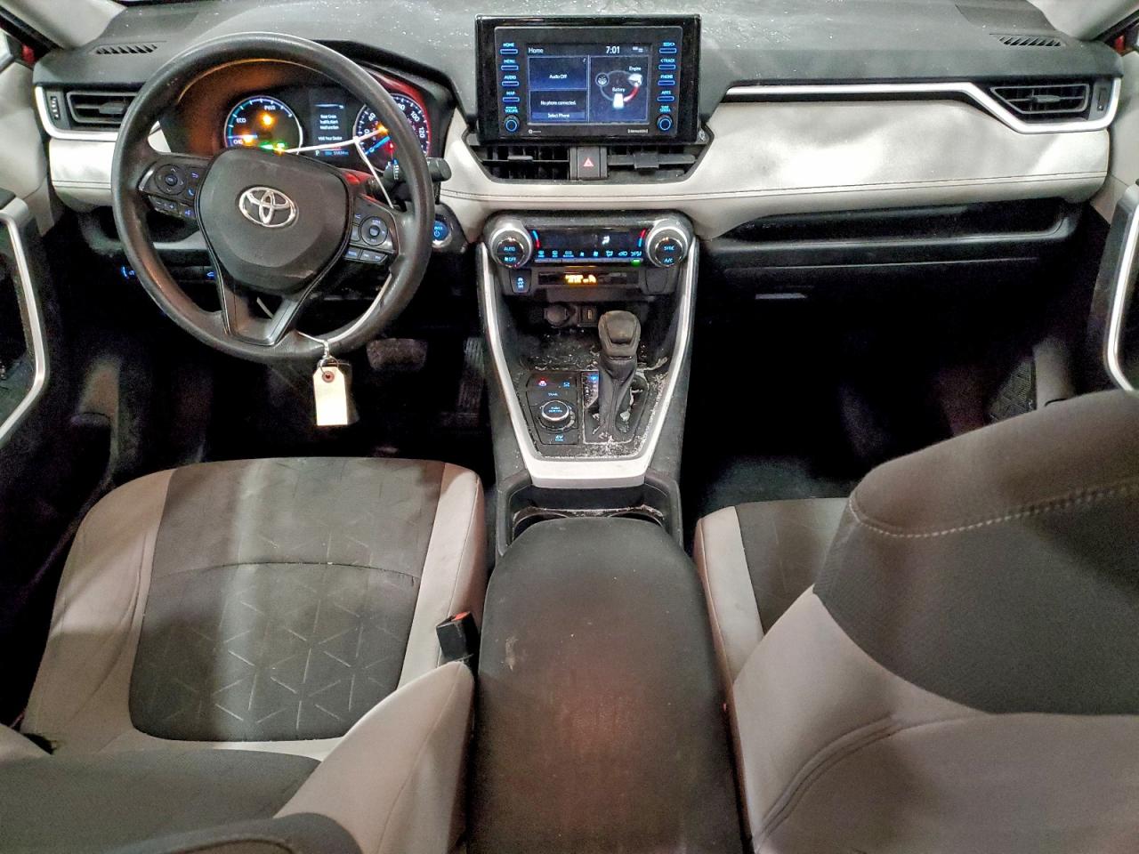 2021 TOYOTA RAV4 XLE photo 8