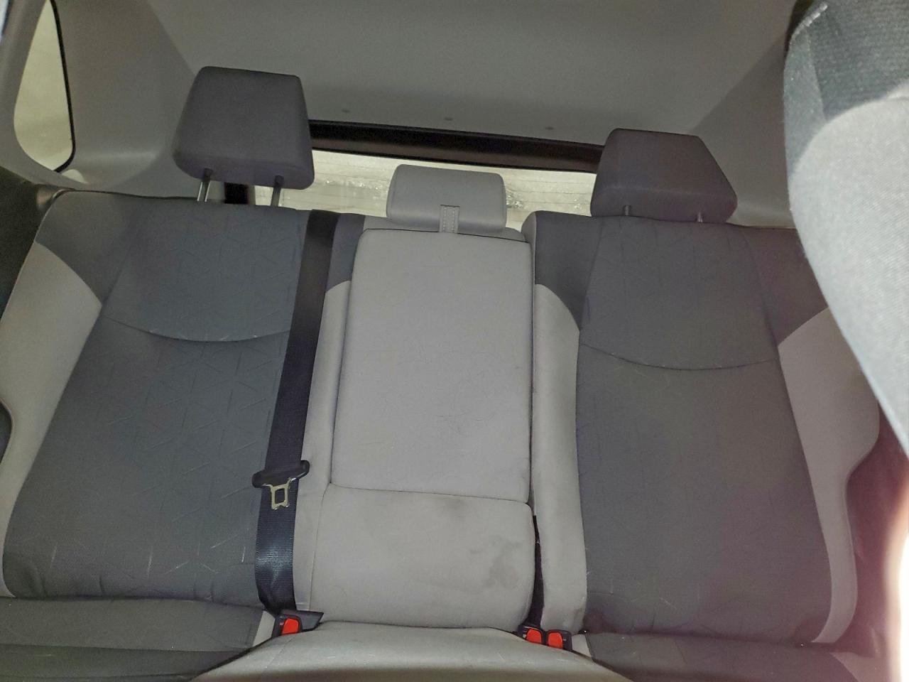 2021 TOYOTA RAV4 XLE photo 10