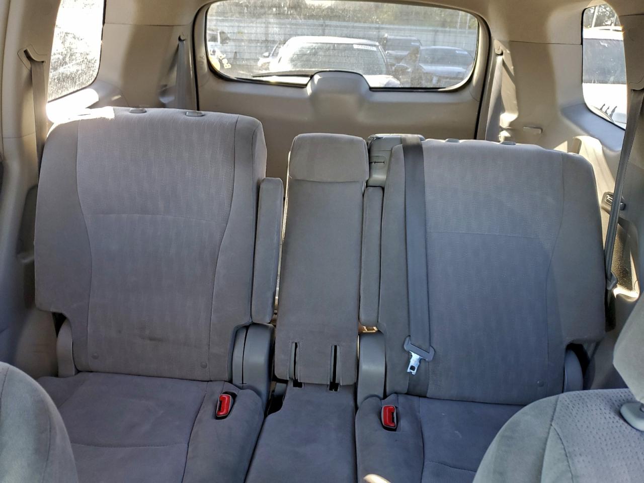 2011 TOYOTA HIGHLANDER BASE photo 10