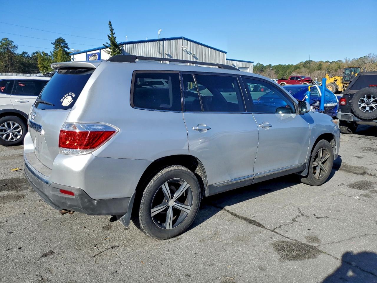 2011 TOYOTA HIGHLANDER BASE photo 3