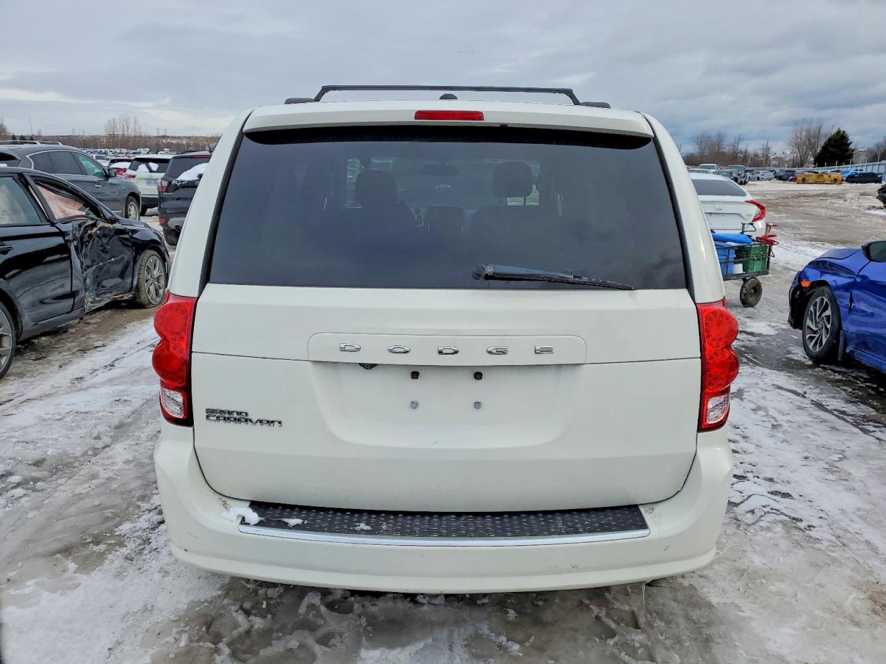 2013 DODGE GRAND CARAVAN SE photo 6