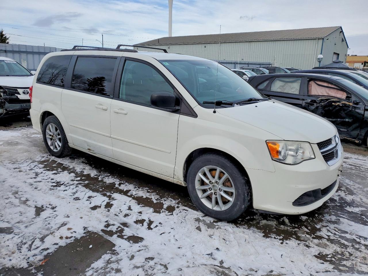 2013 DODGE GRAND CARAVAN SE photo 4