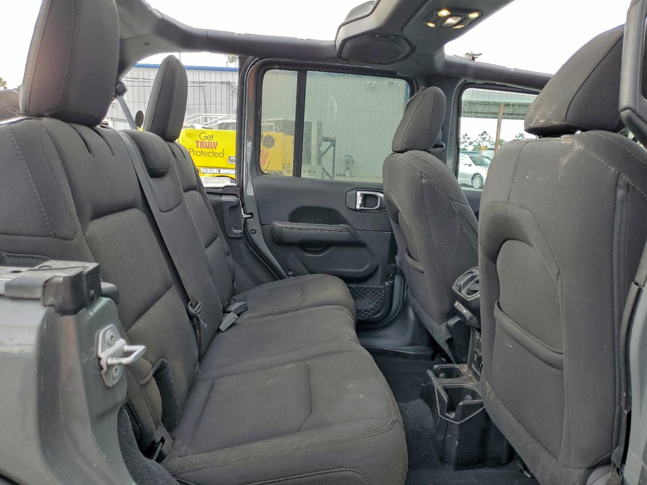 2019 JEEP WRANGLER UNLIMITED SAHARA photo 11