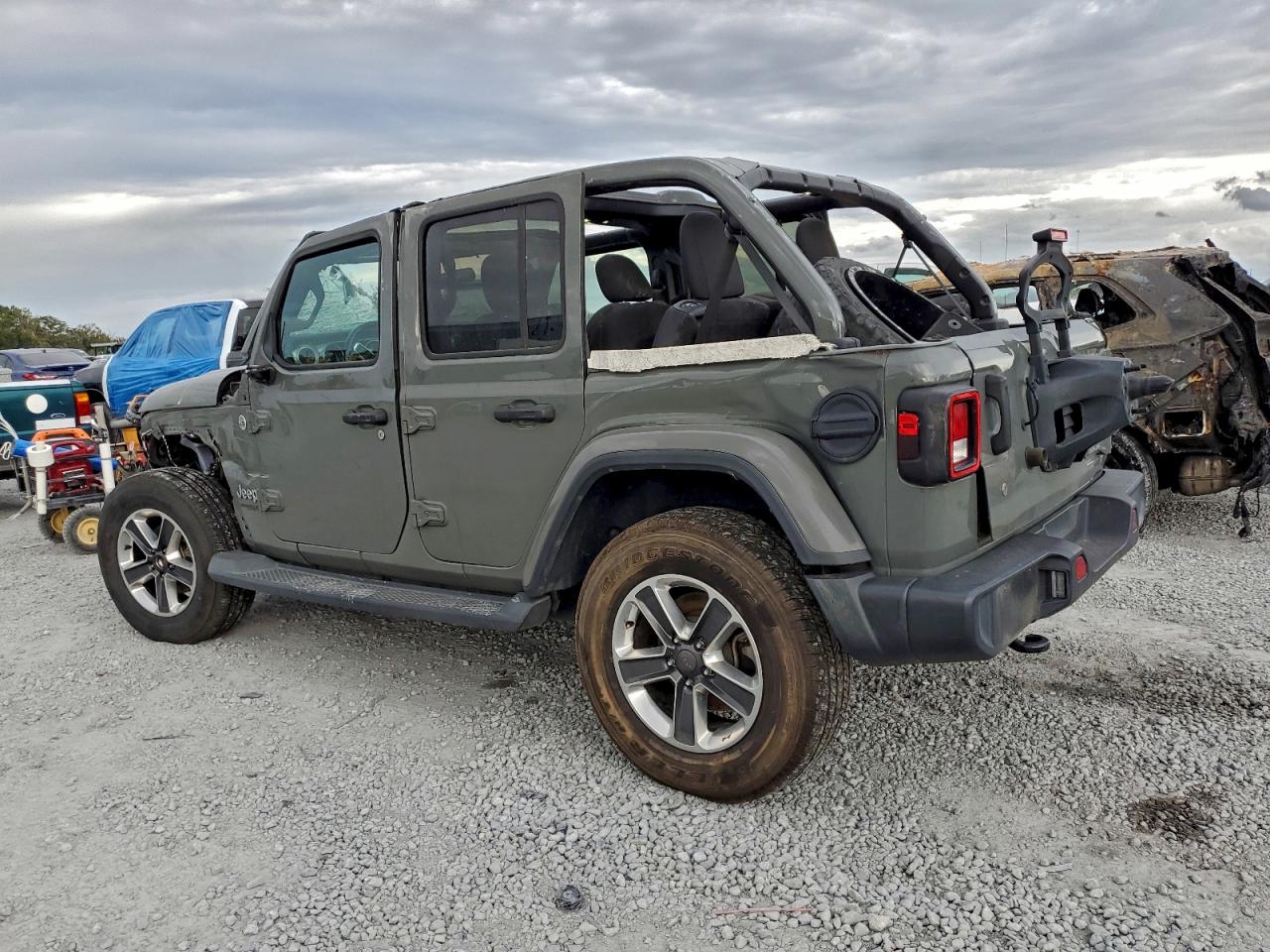 2019 JEEP WRANGLER UNLIMITED SAHARA photo 2
