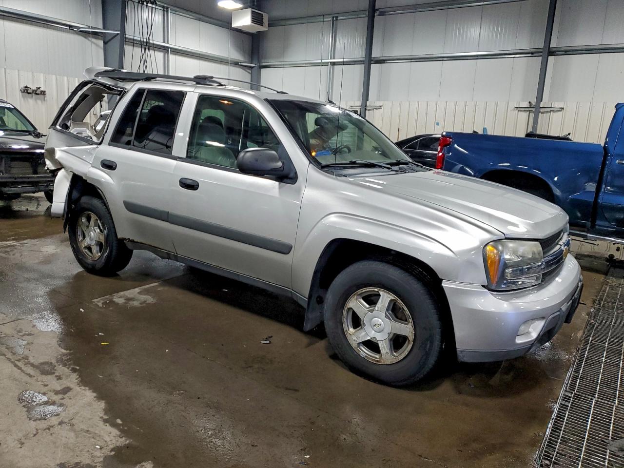2005 CHEVROLET TRAILBLAZER LS photo 4